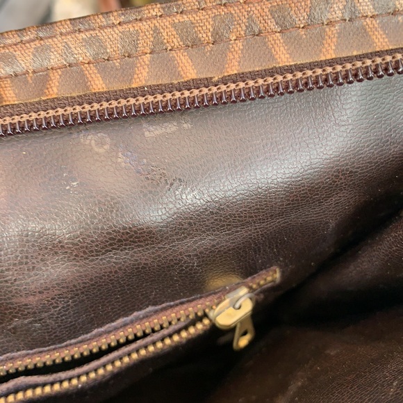 Mario Valentino zippered clutch w dust cover - Picture 9 of 16